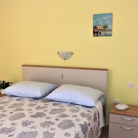 Family Rooms Moela Umag Exterior photo